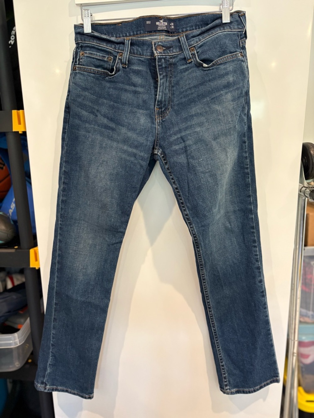 Hollister Mens Slim Straight Mid Wash Jeans  30 x 30